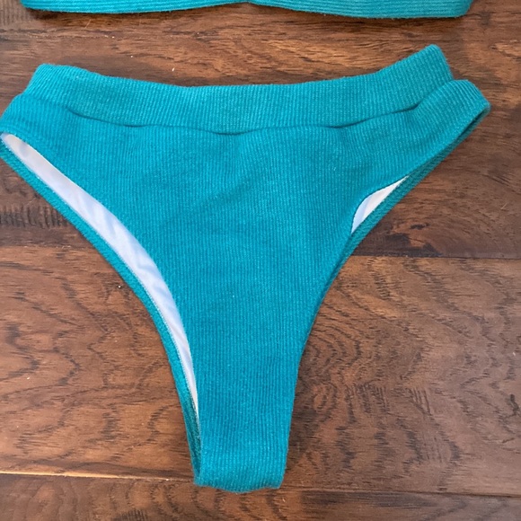 Triangle bikini - Picture 3 of 7